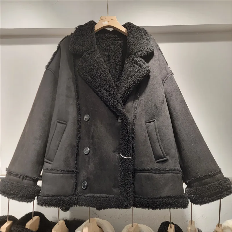 2025, Wintermode, Lammwolle, kurzer Mantel, lockere zweireihige Wildleder-Motorradjacke, verdickter warmer Parka, Damenmäntel