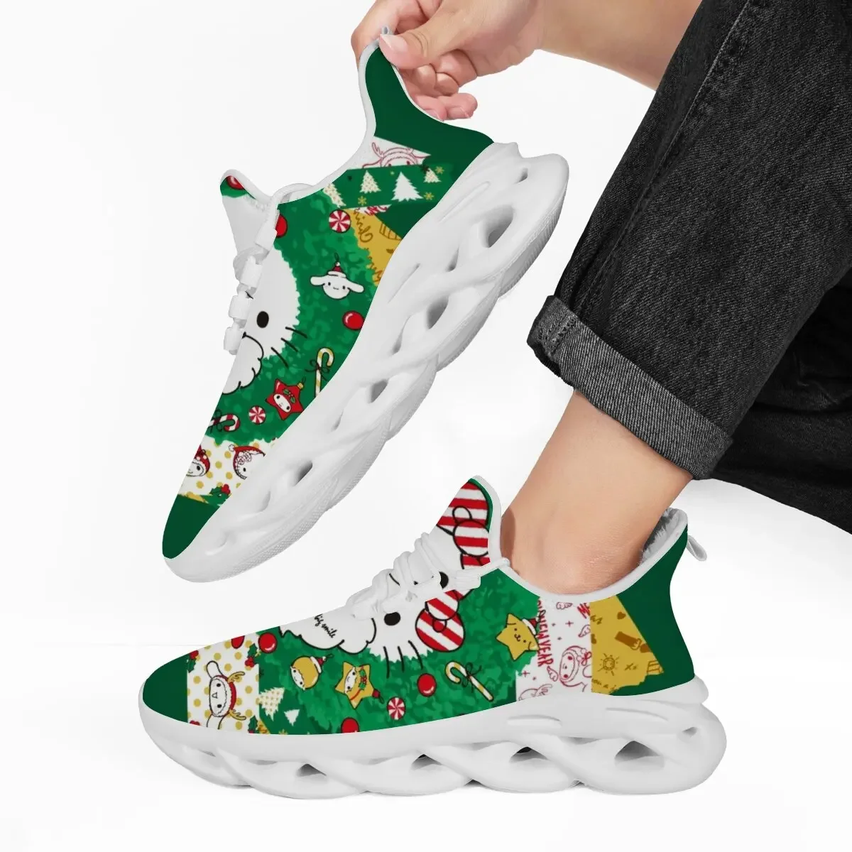 أحذية رياضية كرتونية لعيد الميلاد أحذية نسائية مخصصة أحذية ديزني هالو كيتي مبطنة بالصوف أحذية رياضية للجري والمشي