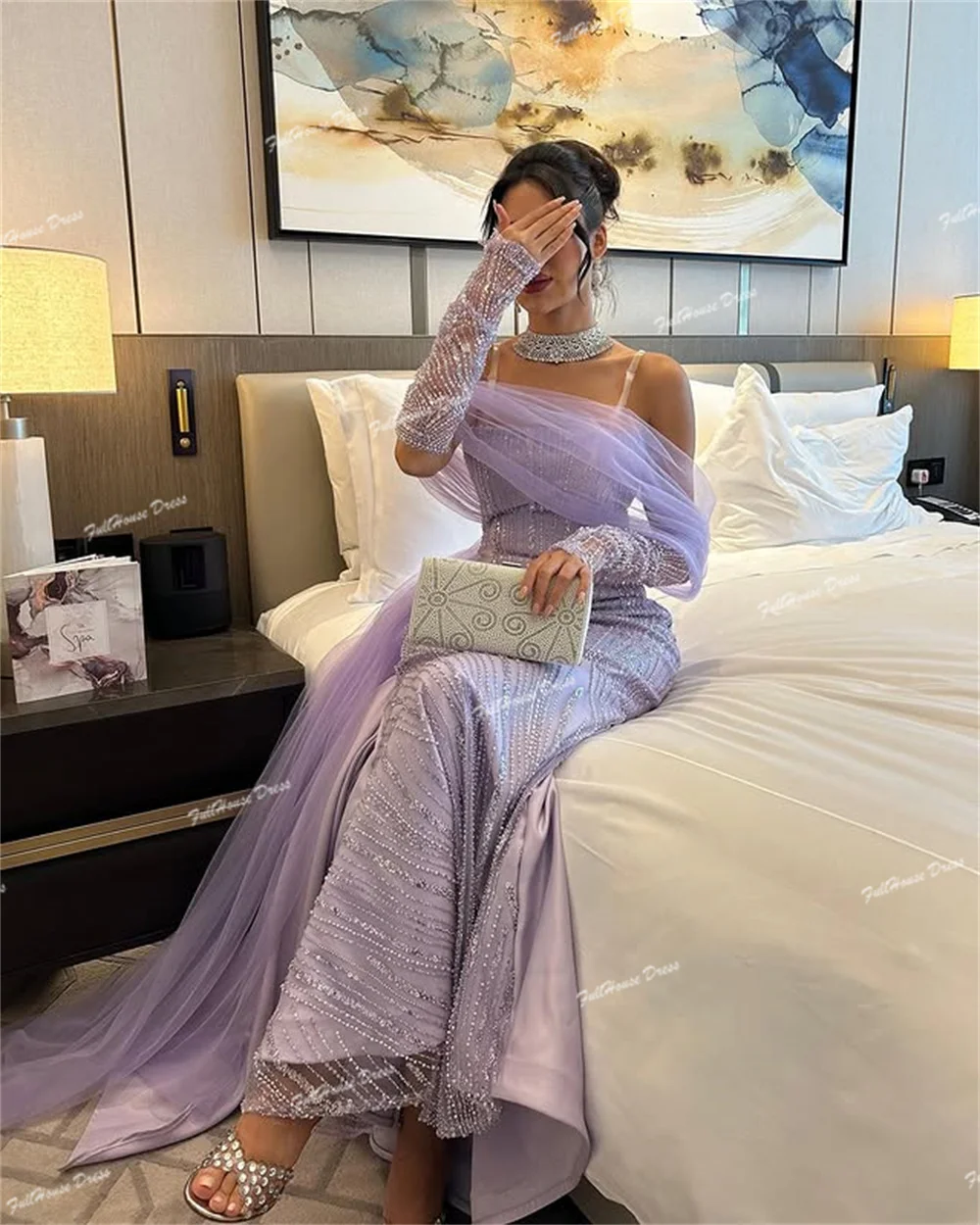 فستان سهرة فاخر مصنوع حسب الطلب بياقة قارب مطرز بالخرز بدون ظهر بطول الأرض مع فستان سعودي بأكمام 3/4