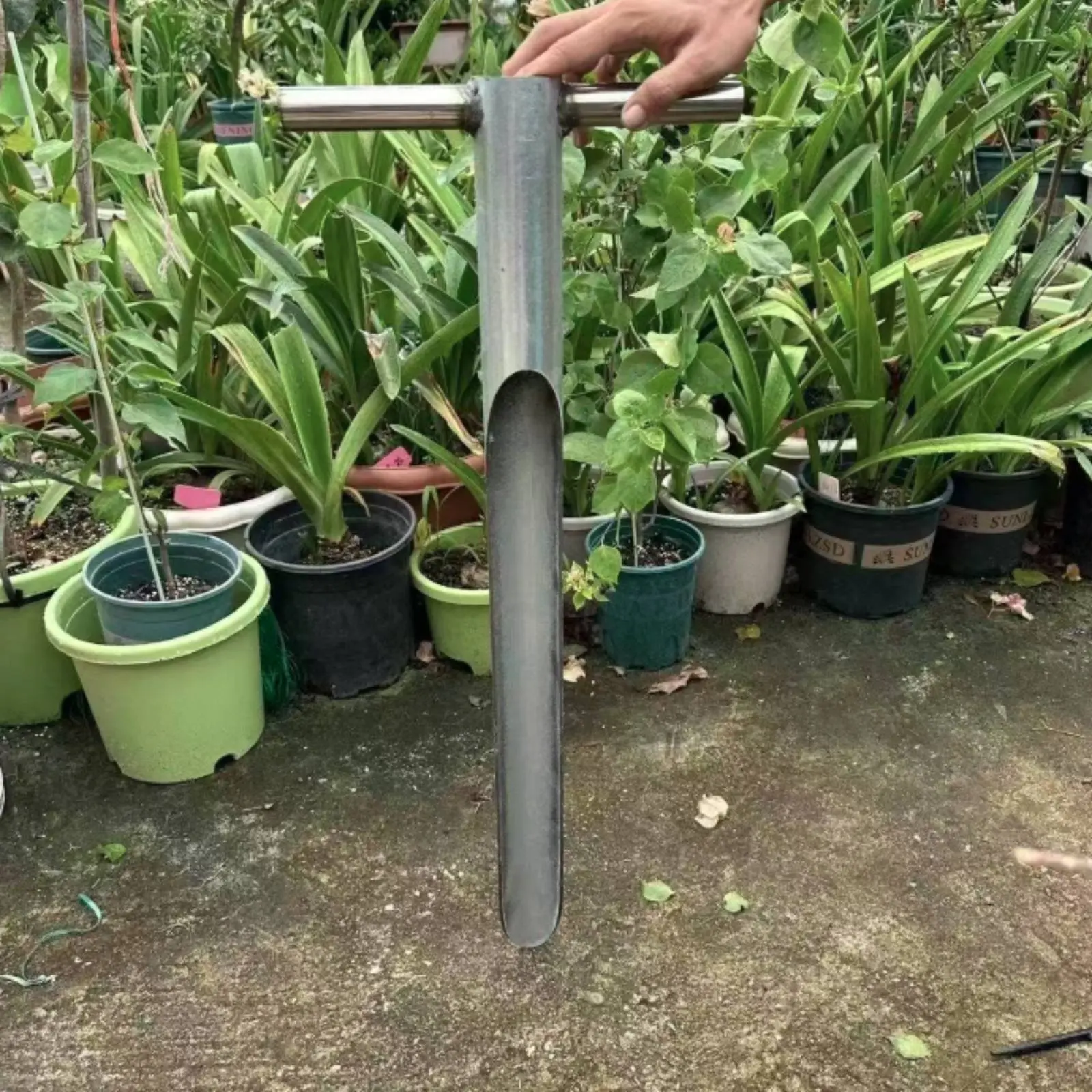 Manual Planting Auger Efficient Digging Manual Soil Digger Handheld Soil Sampler Sturdy-Duty Farming Equipment for Farm, Orchard