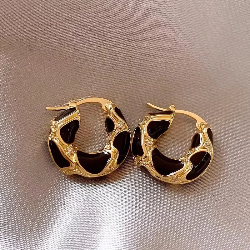 Vintage Enamel Color Metal Texture Small Hoop Earrings for Women Trendy Gold Color Plated Statement Ear Buckle Creative Jewelry