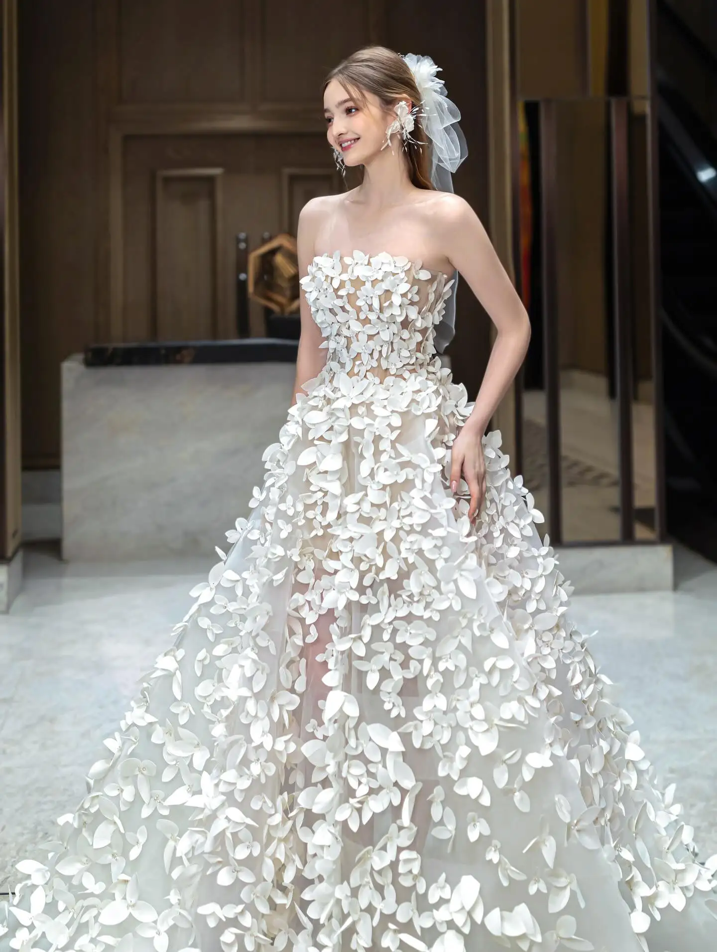 Vestido de novia blanco personalizado, línea A, exquisito, alta calidad, fiesta nupcial, apliques de ensueño, vestidos de novia sin tirantes de gasa