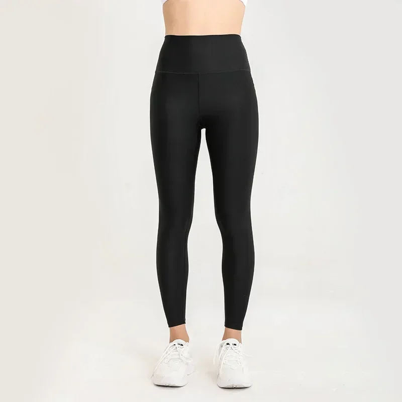 Nuovi pantaloni da yoga da donna pelle di squalo cura della pelle perla nuda a vita alta pesca pantaloni da yoga sportivi per il sollevamento dell'anca