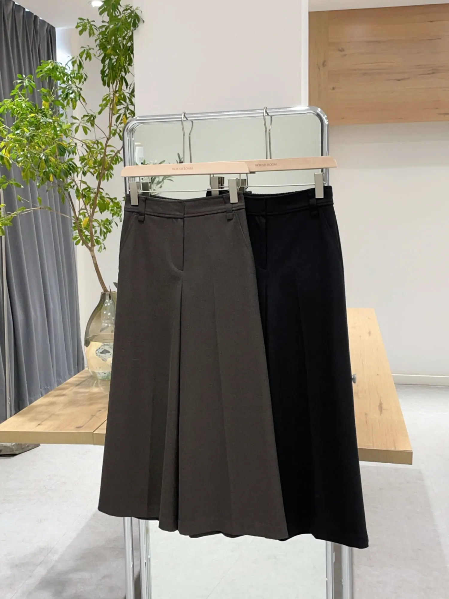 Nok Xiaola 本物 冬 2025 ハイウエスト ストレートレッグ カジュアルパンツ フロア丈 ドレープ ブランド Vライン レディース プレミアムライン