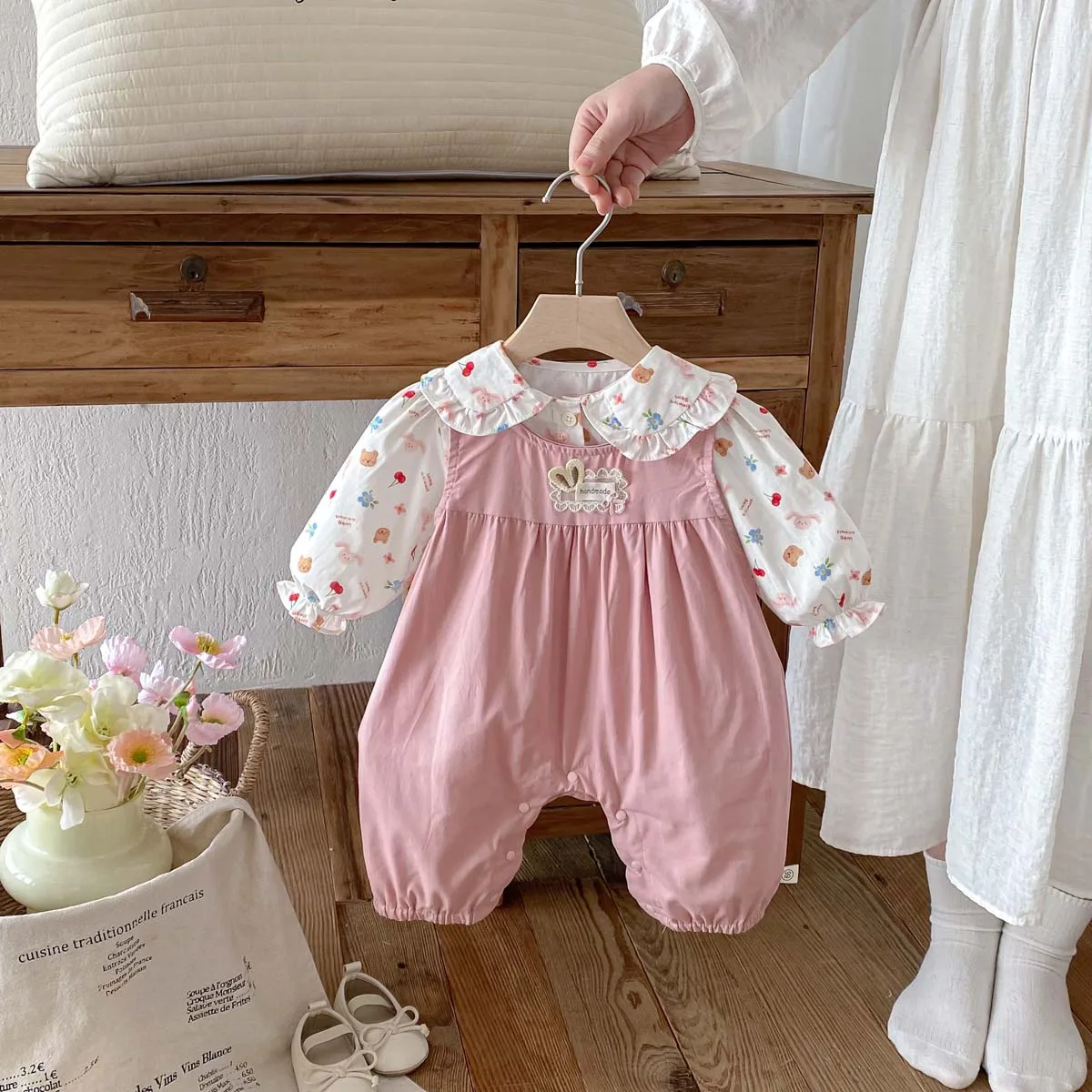 

Весенне-осенний комбинезон с кружевным низом для маленьких девочек, комплект из 2 комплектов, рубашка с милым мультяшным принтом для маленьких девочек, розовые подтяжки, 2 комплекта