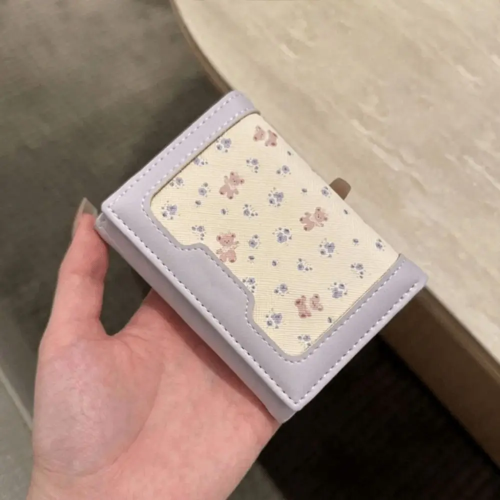 PU Bifold Wallet Floral Bear Print Portable Card Holder Wallet Compact Folding Structure Stitched Trim Coin Wallet