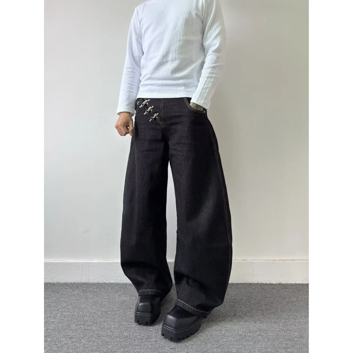 Men's Oblique Metal Buckle Design Casual Jeans Boy High Waist Solid Color Pants Spring Sweatpants Male Denim Trousers