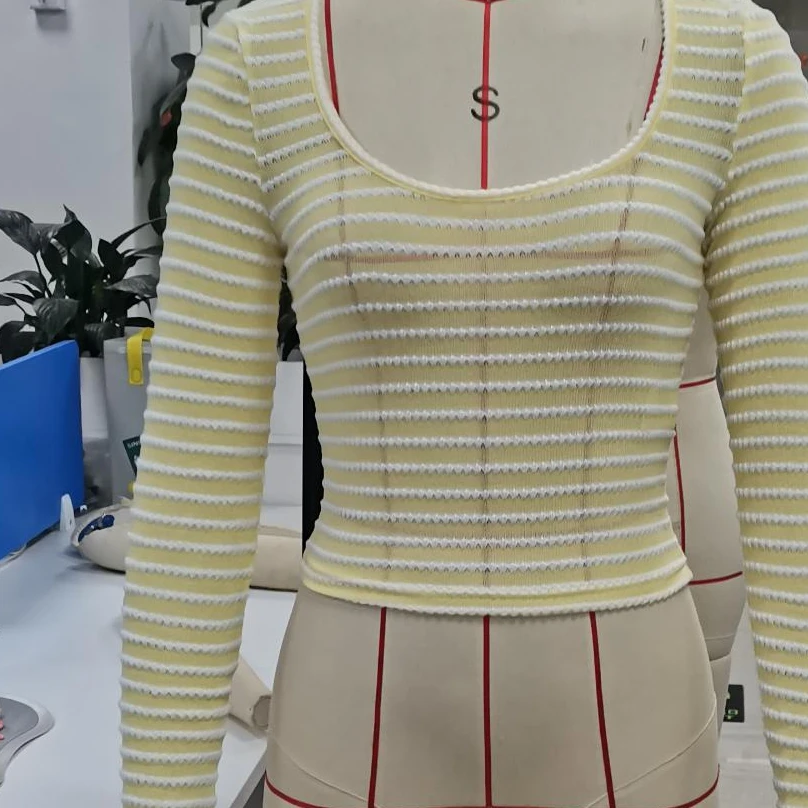 

Women's Striped Patchwork Knit Tops Slim Fit Stylish Square Neck Long Sleeve Crop T-Shirt for Fall/Winter