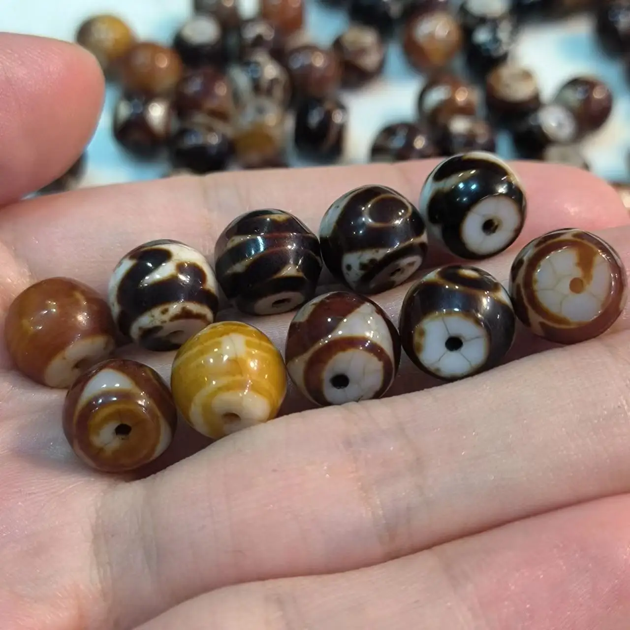 30pcs/lot natural agate dzi wholesale brown weathered pattern rare breed retro ethnic style accessories gem jewelry amulet diy