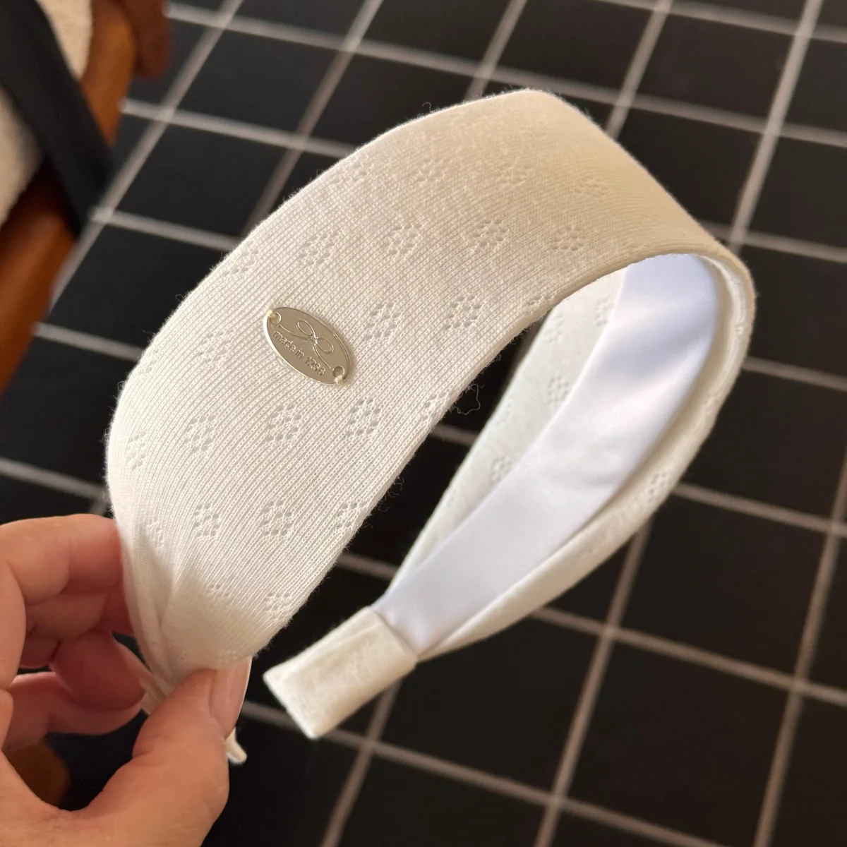 Headband Korean Retro Patterned Fabric Wide Band Anti Slip Comfortable Fit Daily Office Travel Women Hair Accessory