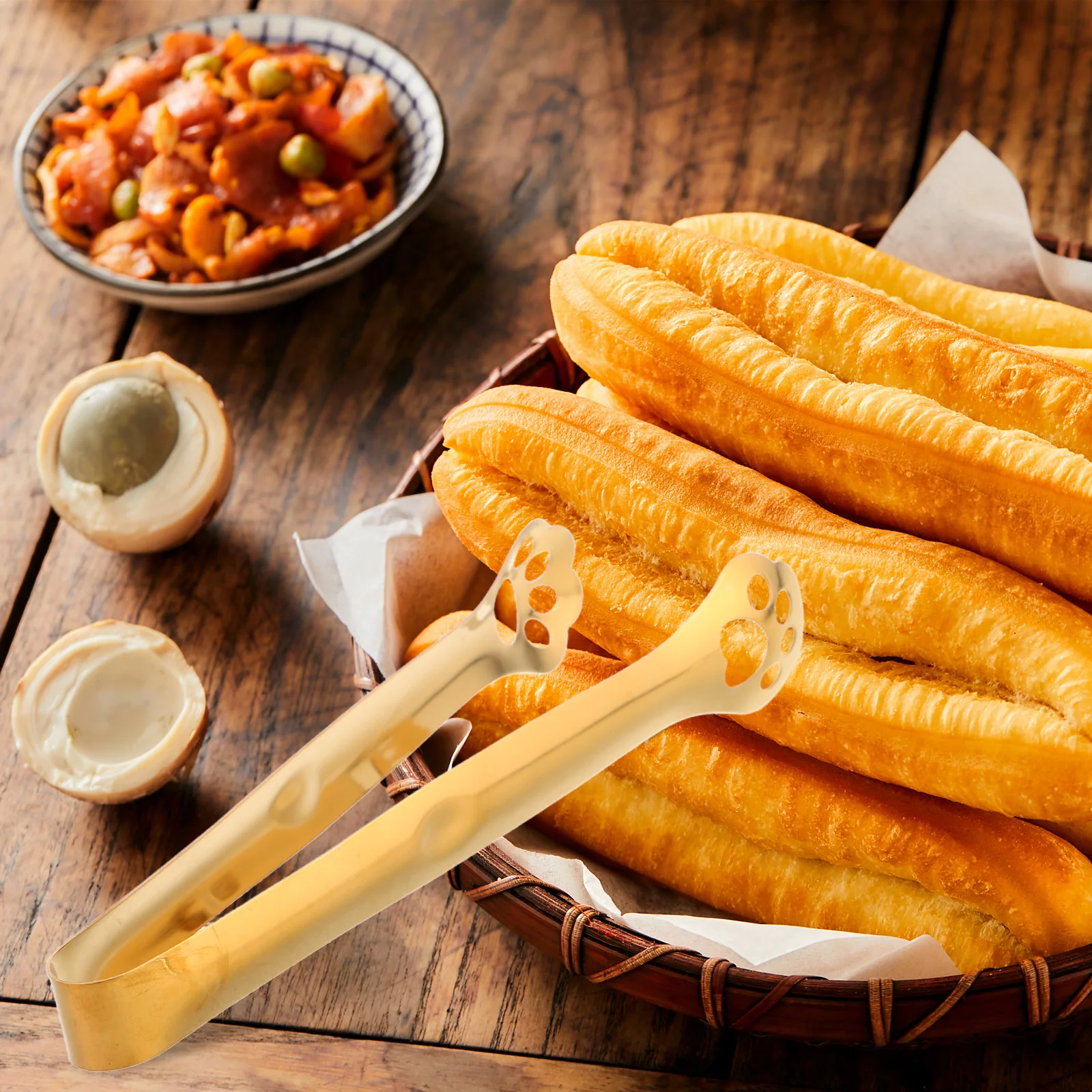 

Stainless Steel Cat Claw Clip Multifunctional Design for Camping Salad Dessert Bread Outdoor Bbq Food Tongs Grill Tool