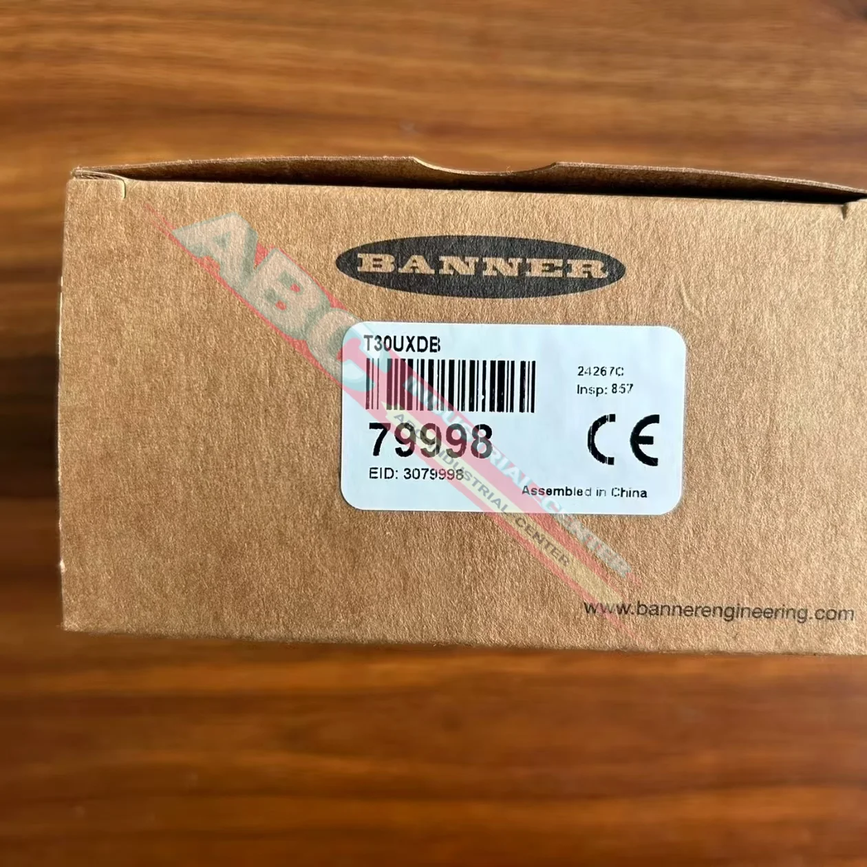 T30UXDC T30UXIA مستشعر بالموجات فوق الصوتية العلامة التجارية الجديدة