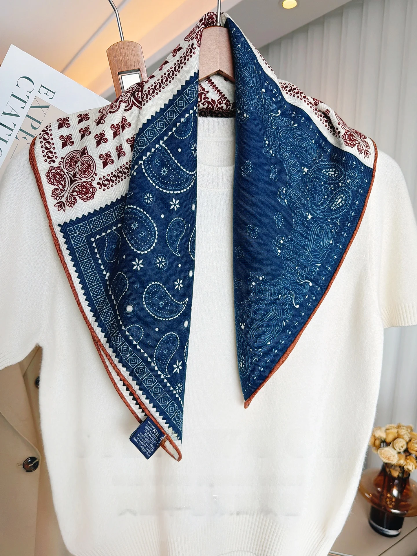 double-sided-double-color-silk-scarf-women's-2026-new-silk-wool-shawl-70cm-neck-tie-square-scarf-floral-pattern