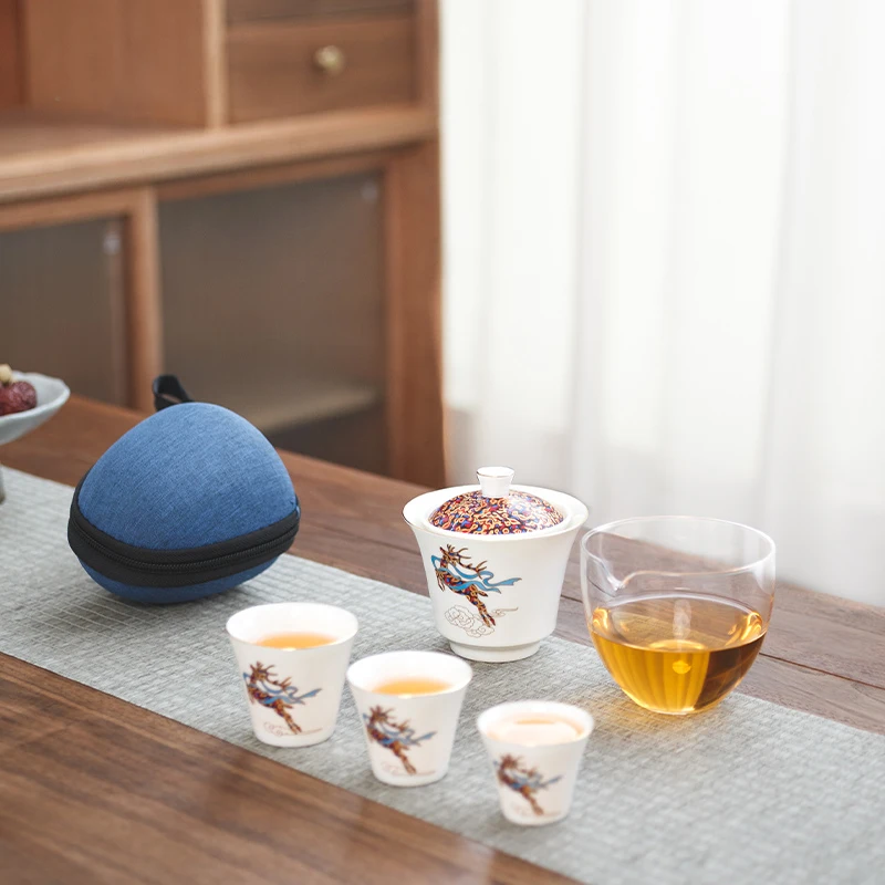 

TANGPIN Christmas Deer Ceramic Gaiwan with 3 Cups and Travel Case
