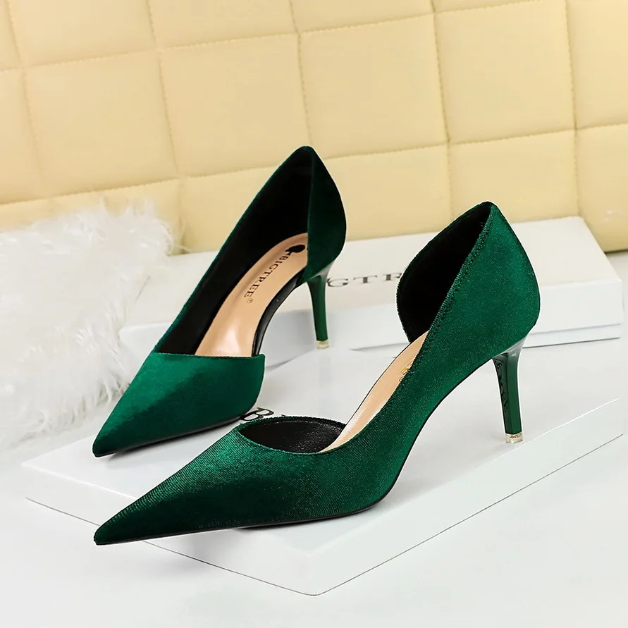 

Fashionable And Minimalist Banquet Women's With Thin High Heels Shallow Mouth Pointed Side Hollow West Velvet Single Women Pumps