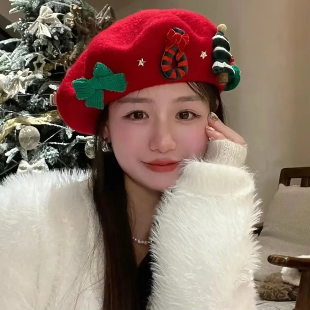

Fashion New Year Christmas Beret Cap Sweet Red Green Christmas Beret Hat Wool Felt Dress Up Xmas Painter Hat Women