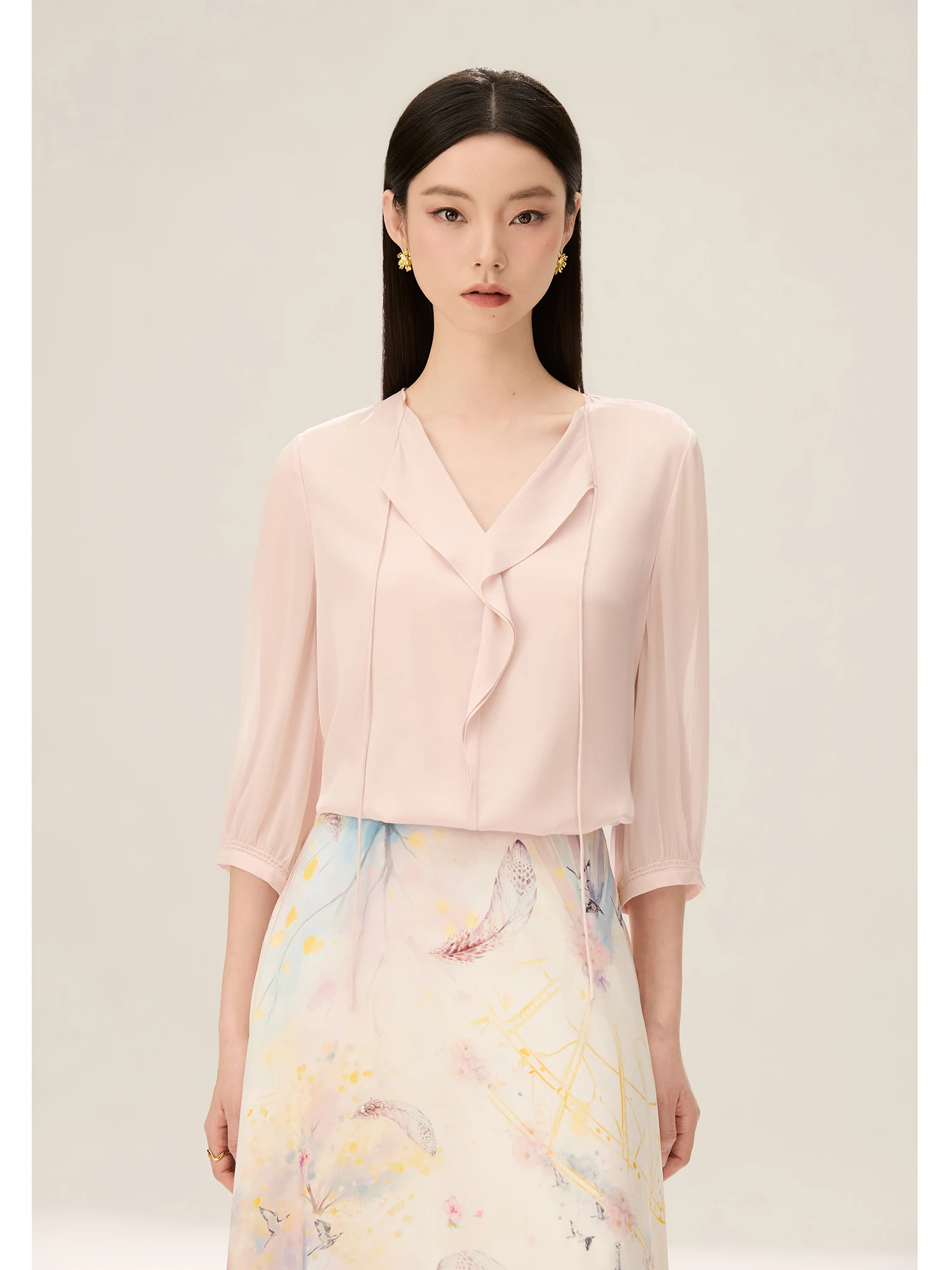 

PINKWIN Elegant Minimalist Silk Shirt Women's Fashionable Beautiful Spring Summer Shirt Straight Cut Button Detail Sleeve Top
