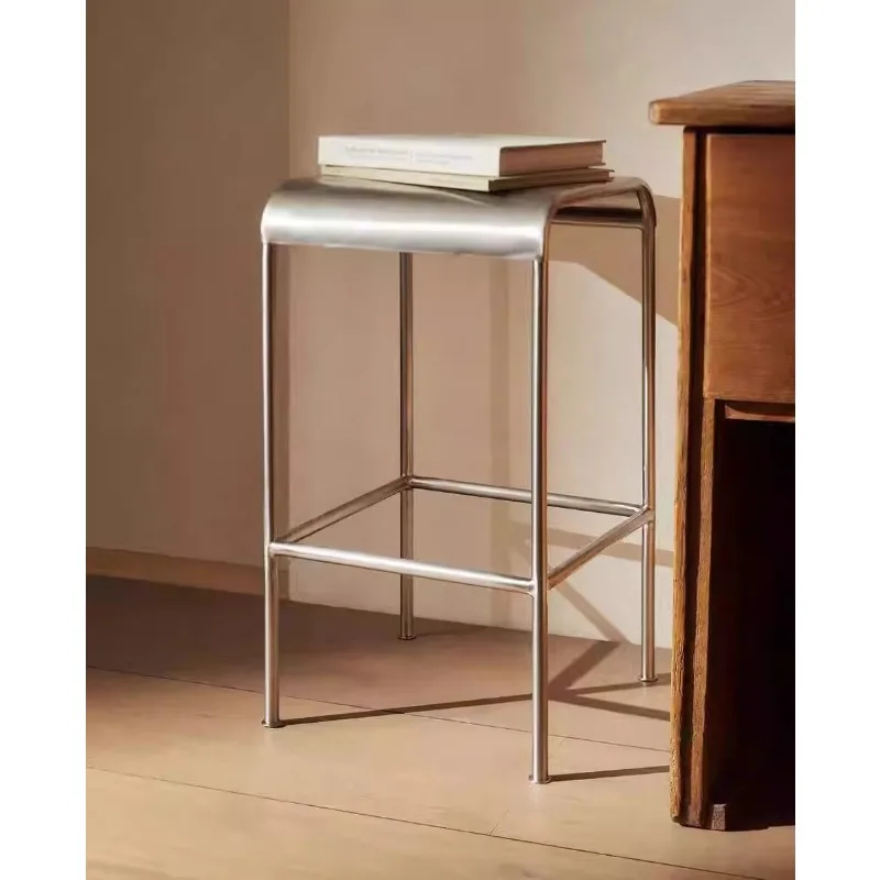 

Домашний бар в европейском минималистском индустриальном стиле, табурет из нержавеющей стали, табурет на высоких ножках, подарок на день рождения