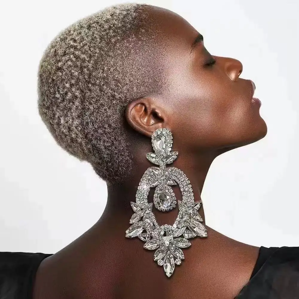 Oversized and Exaggerated Rhinestone Hanging Earrings, Sparkling Wedding Earrings Suitable for Women to Wear as Jewelry Gifts