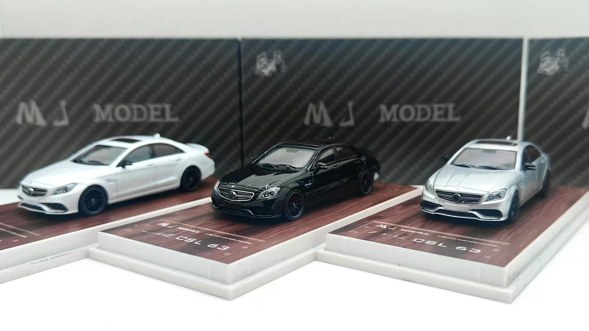 シルバーデビルズアイセダンエディションモデル,mj 1:64 cls63,事前注文