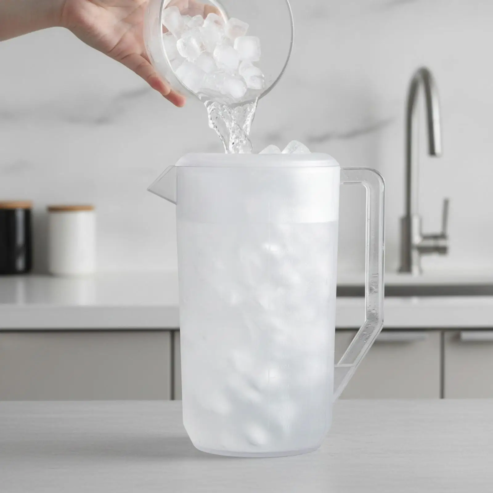 Graduated Water Pitcher Clear Water Jug Lightweight for Kitchen