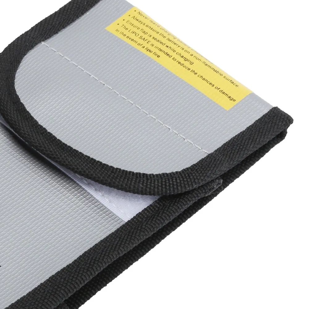 

Silver Gray Fireproof Document Bag PVC + Non-woven Fabric + Fiberglass Cloth 7.5x10.2x15cm Waterproof Fireproof Pouch