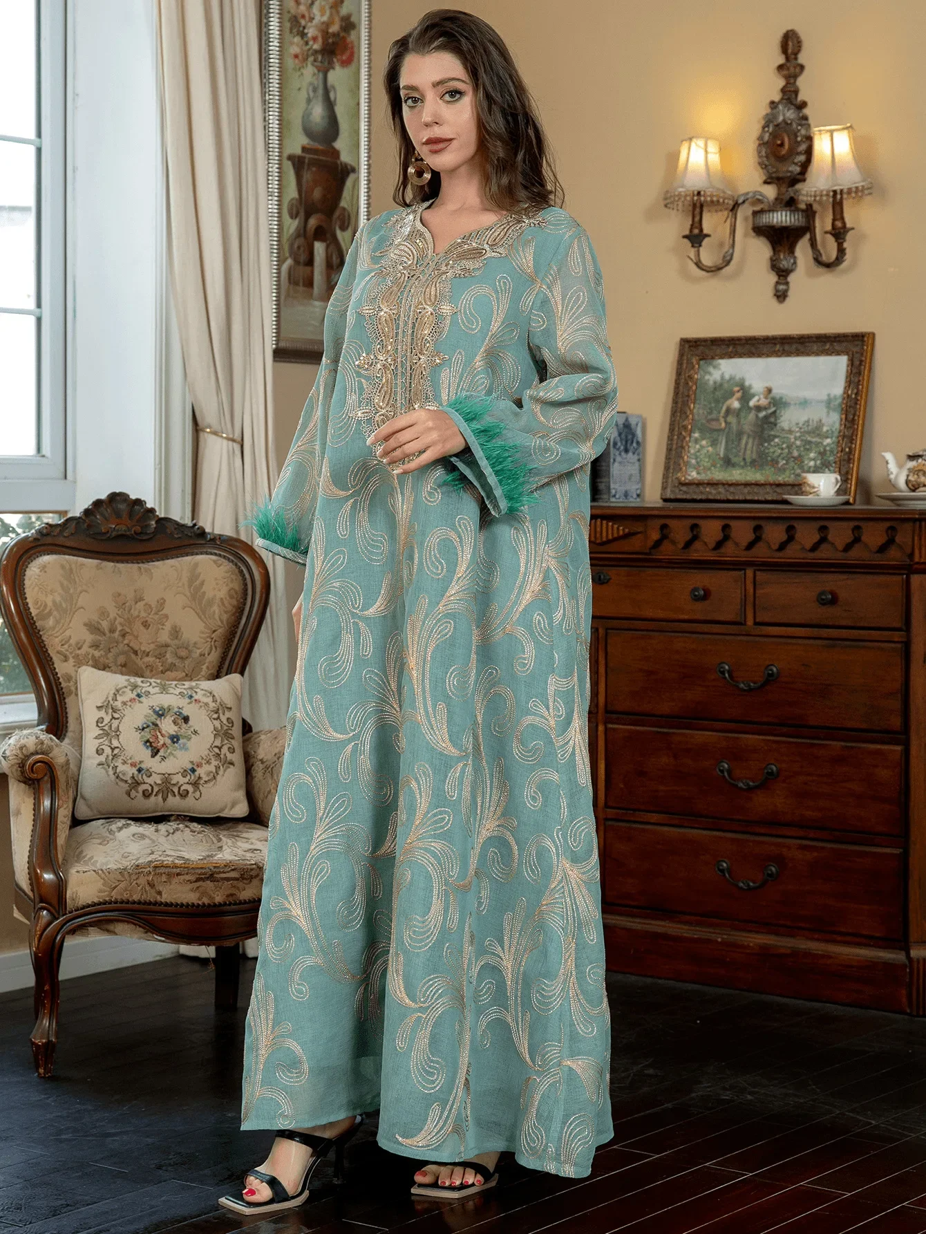 Middle East  Foreign Trade New Muslim Robe Arab Women's Long-sleeved Abaya Embroidered Dress