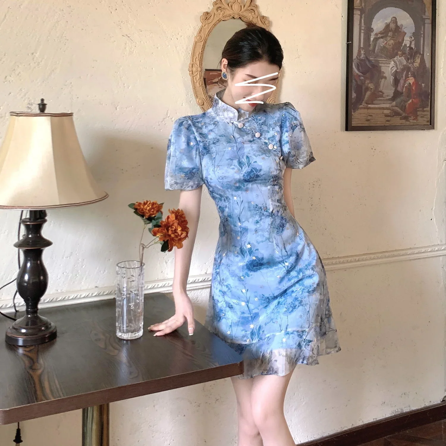 Robe chinoise moderne Cheongsam pour filles, manches courtes, imprimé bleu, amélioration de la robe, mode française, Qipao, été, nouveau, 2024