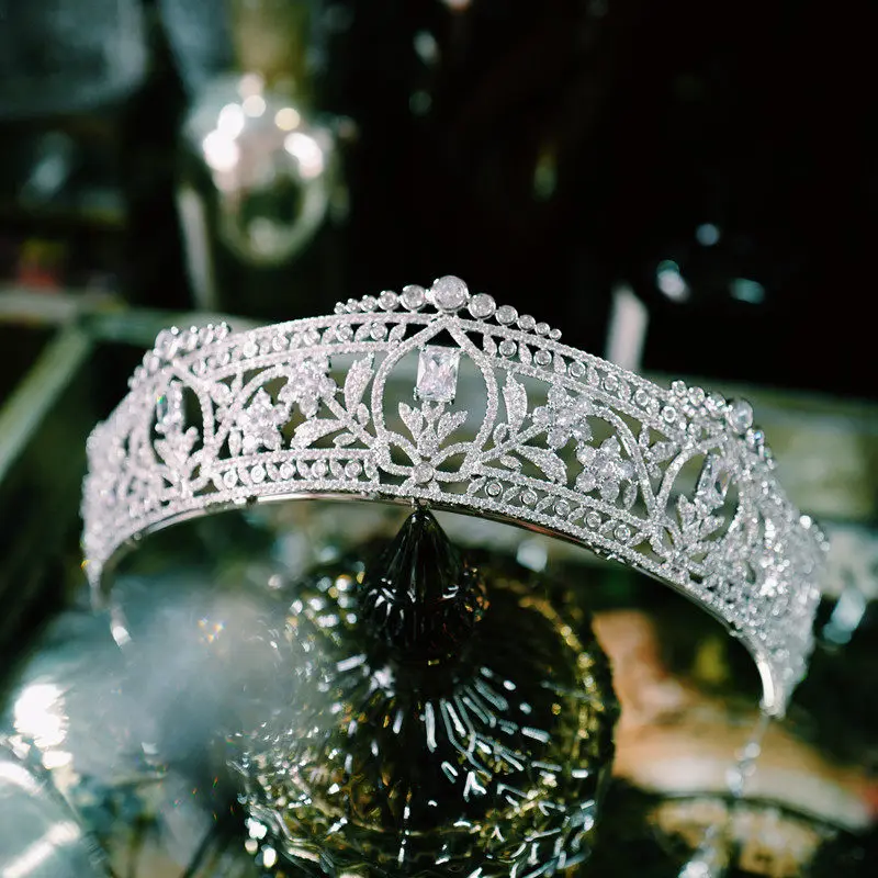 Retro French Bridal Veil with Luxury Crown High-End Princess Wedding Headpiece 2026 New Style Main Marriage Accessory