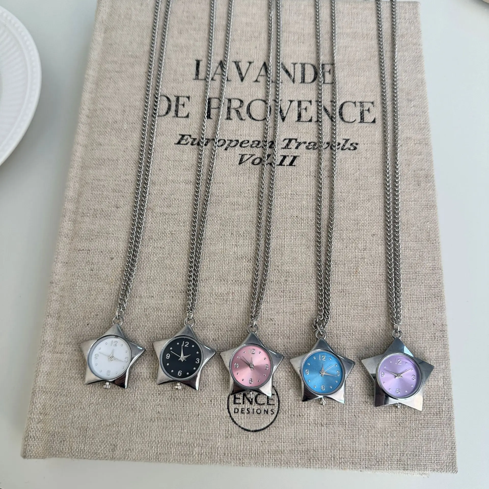 colar-com-pingente-de-relogio-de-bolso-design-elegante-e-sofisticado-para-mulheres-corrente-simples-para-a-regiao-da-clavicula-acessorio-de-colar-versatil