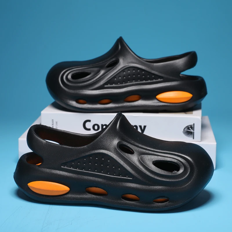 

A pair of children's four-season slip-on shoes with a thick, soft, and wear-resistant sole, size 28/29-40/41，ZZ-1901