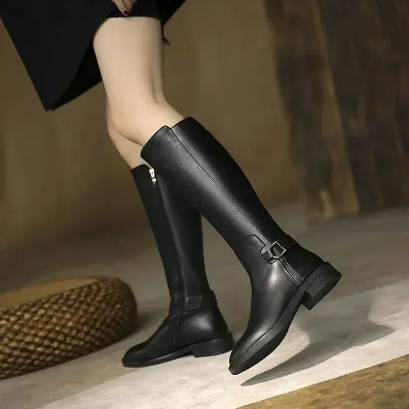 2024 neue Weibliche Winter Leder Lange Stiefel Trend Frühling Herbst Kniehohe Stiefel Frauen Komfortable Low Heels Schwarz Luxus Schuhe