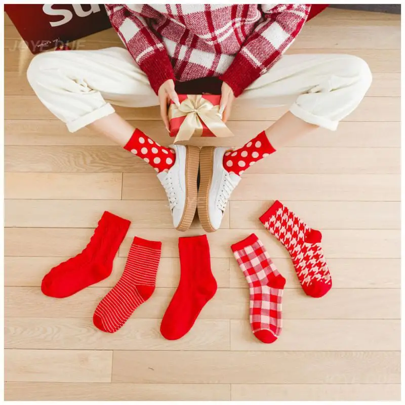 2020 New Women\'s Socks Plaid Striped Socks Autumn And Winter Comfortable Harajuku red Color Retro Long Socks Ladies