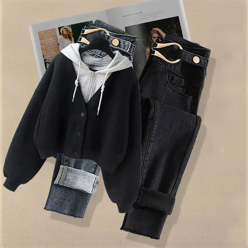 Autunno/inverno Set donna 2024 nuovo stile Hepburn falso due pezzi maglione sciolto con cappuccio Jeans dimagranti due pezzi vestiti Setwinter