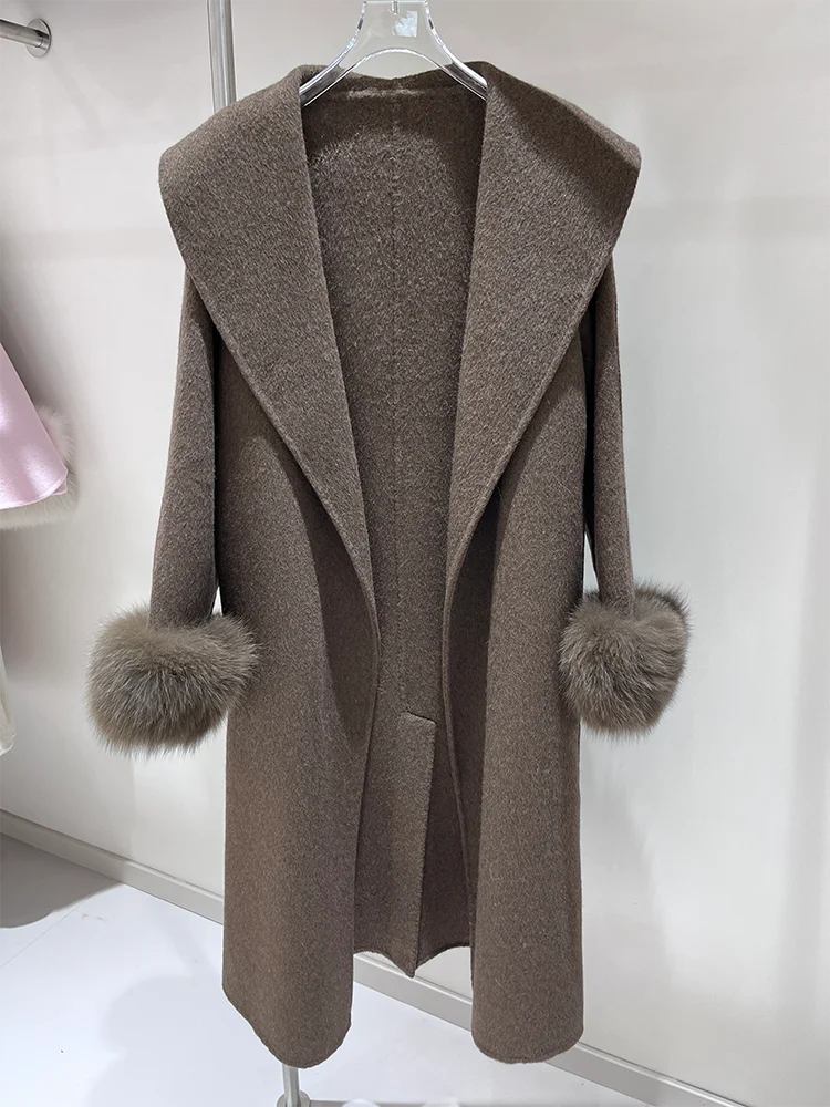 

Новинка 2024 года, шерстяное пальто с манжетами из натурального лисьего меха, женские модные пальто с поясом, теплый зимний палат с капюшоном, большой отложной воротник