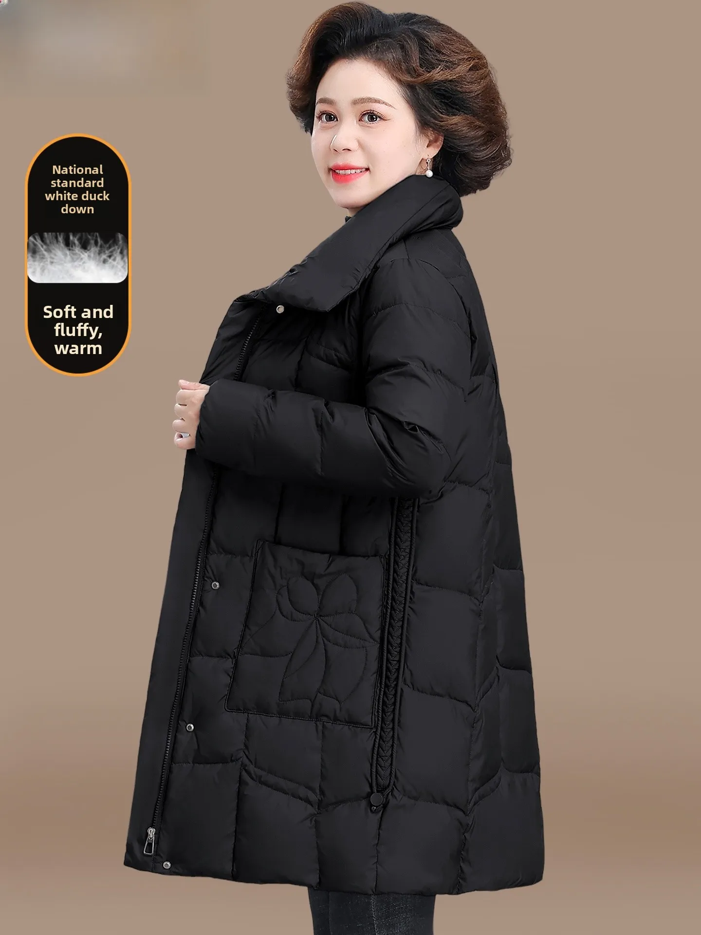 

Утепленный белый пуховик для женщин среднего и старшего возраста: модная осенне-зимняя верхняя одежда средней длины из хлопка