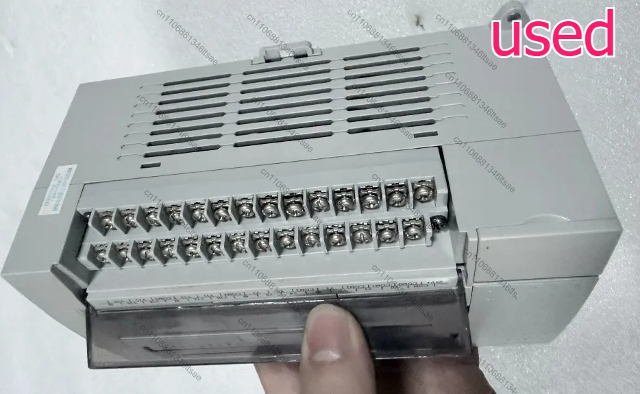 Аксессуары: 1 шт. PLC lx3v-1616mr-a, поддерживает AC85-264V, 16 точек входа и выхода.