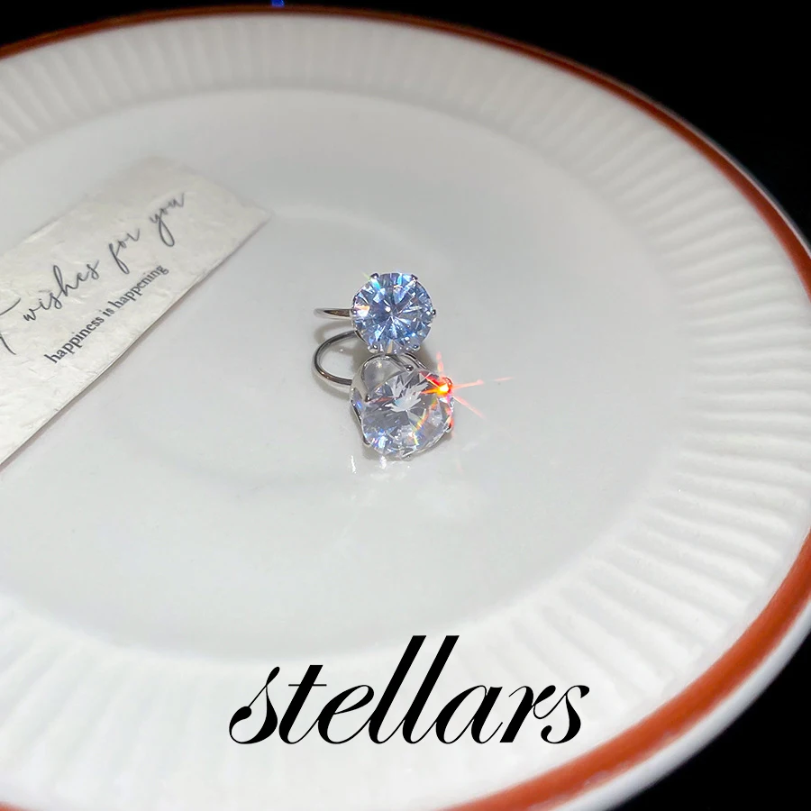 

Minimalist Zircon Non-Pierced Ear Cuffs - Versatile Unique Design, Luxury High-End Statement Earrings for Women