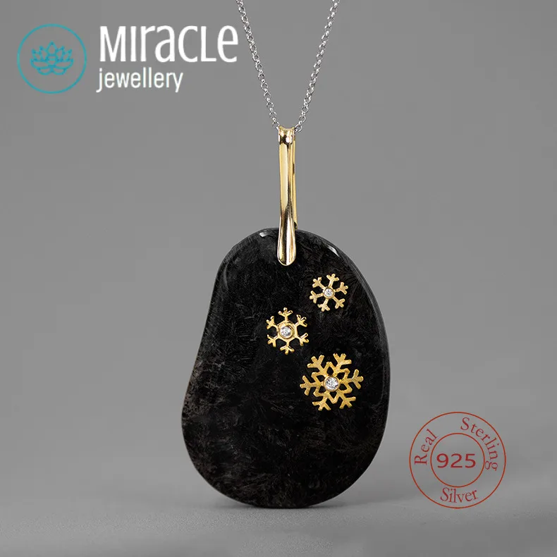 

Miracle Sterling Silver 925 Necklace Snow Dance Winter Exquisite Snowflake Inlaid Stone Grand European American Style Sweater