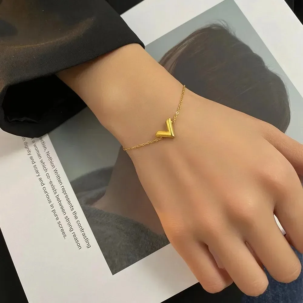 Classic Temperament V Letter Gold Color Stainless Steel Bracelet for Women Personality Korean Fashion Bangle Jewelry Accessory