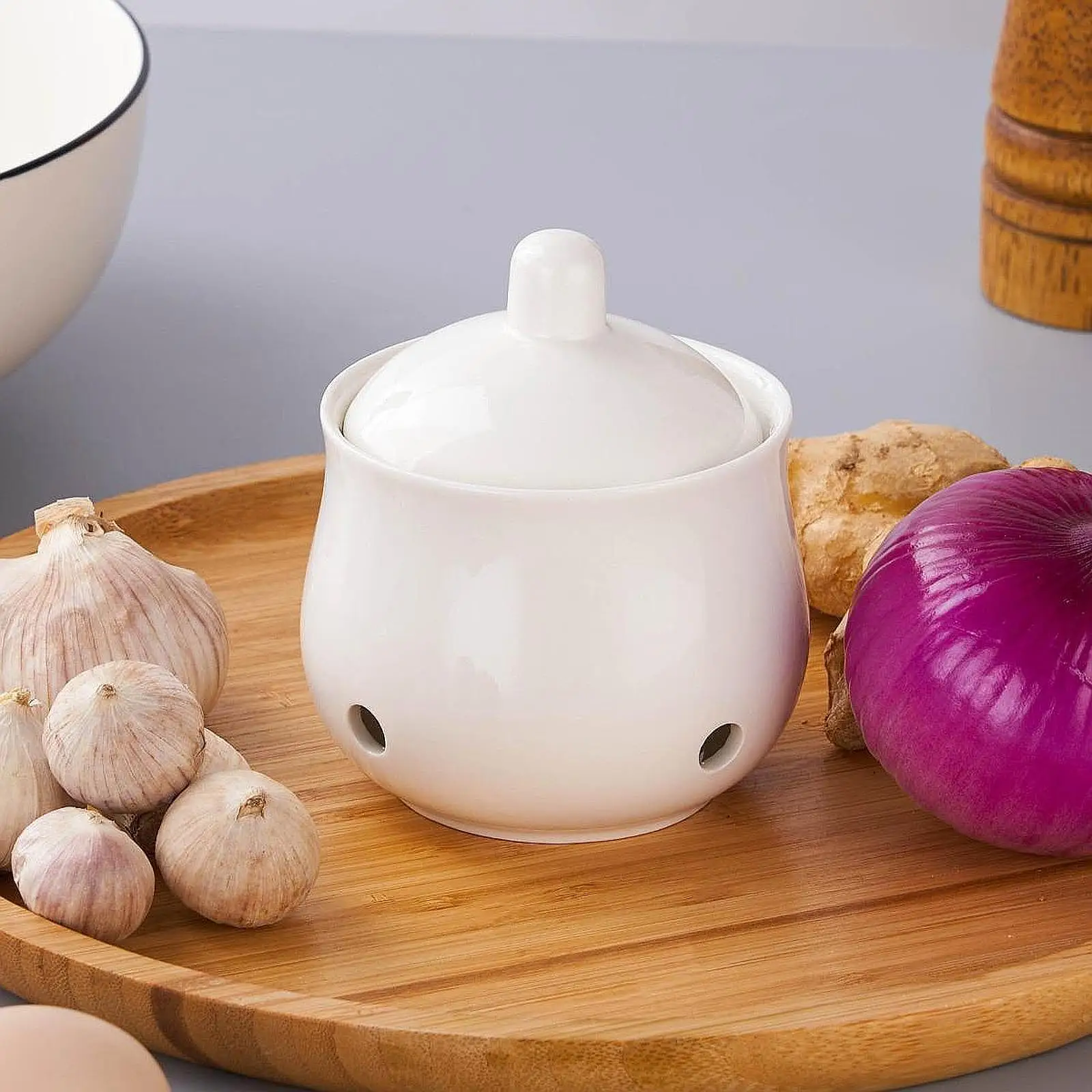 Garlic Keeper with Lid for Countertop for Kitchen Countertop Household