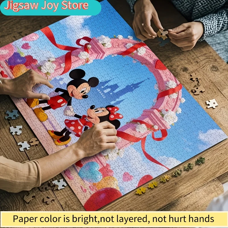 2D platte puzzel, 1000 stukjes Mickey & Minnie Mouse bloemenboog - Romantisch Valentijnsdag cadeau voor koppels, klassiek cartoonontwerp