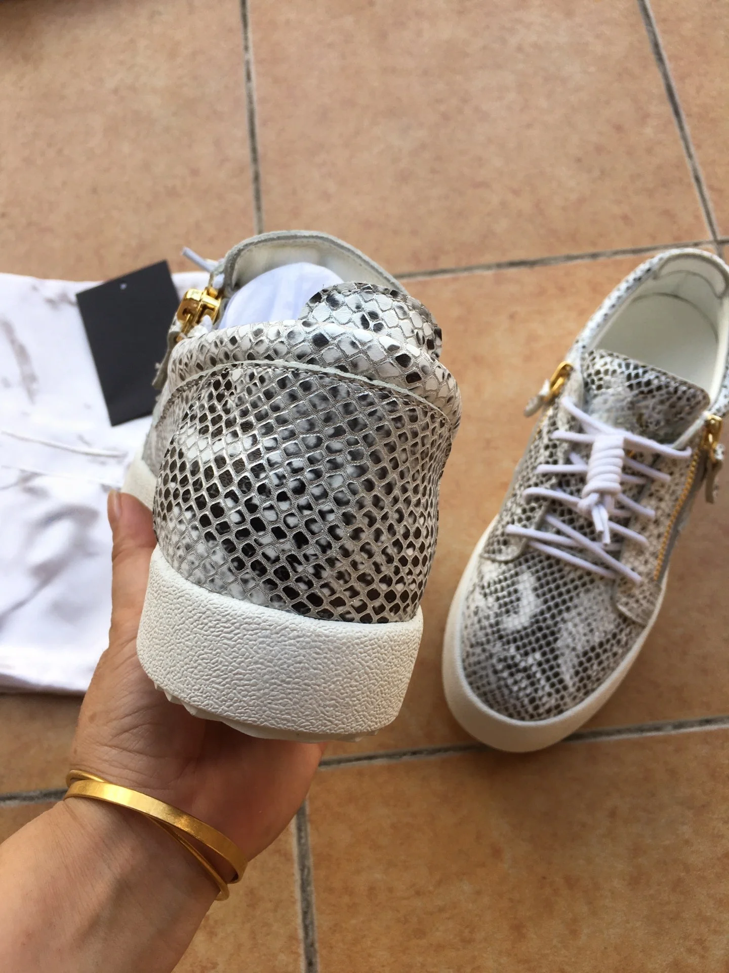 男女兼用本革ブランドデザイナーユニセックステニスシューズGZジッパーローファーシューズG0093、最高品質カジュアルスニーカー