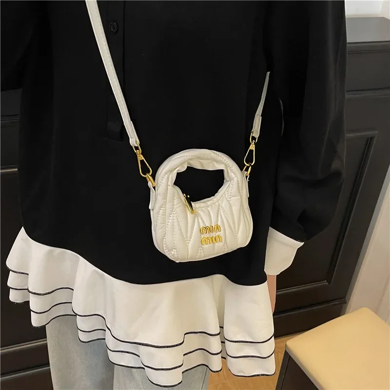 

2026 Classic Vintage Fashionable Crossbody Bag For Women Featuring Minimalist Style And Solid Color