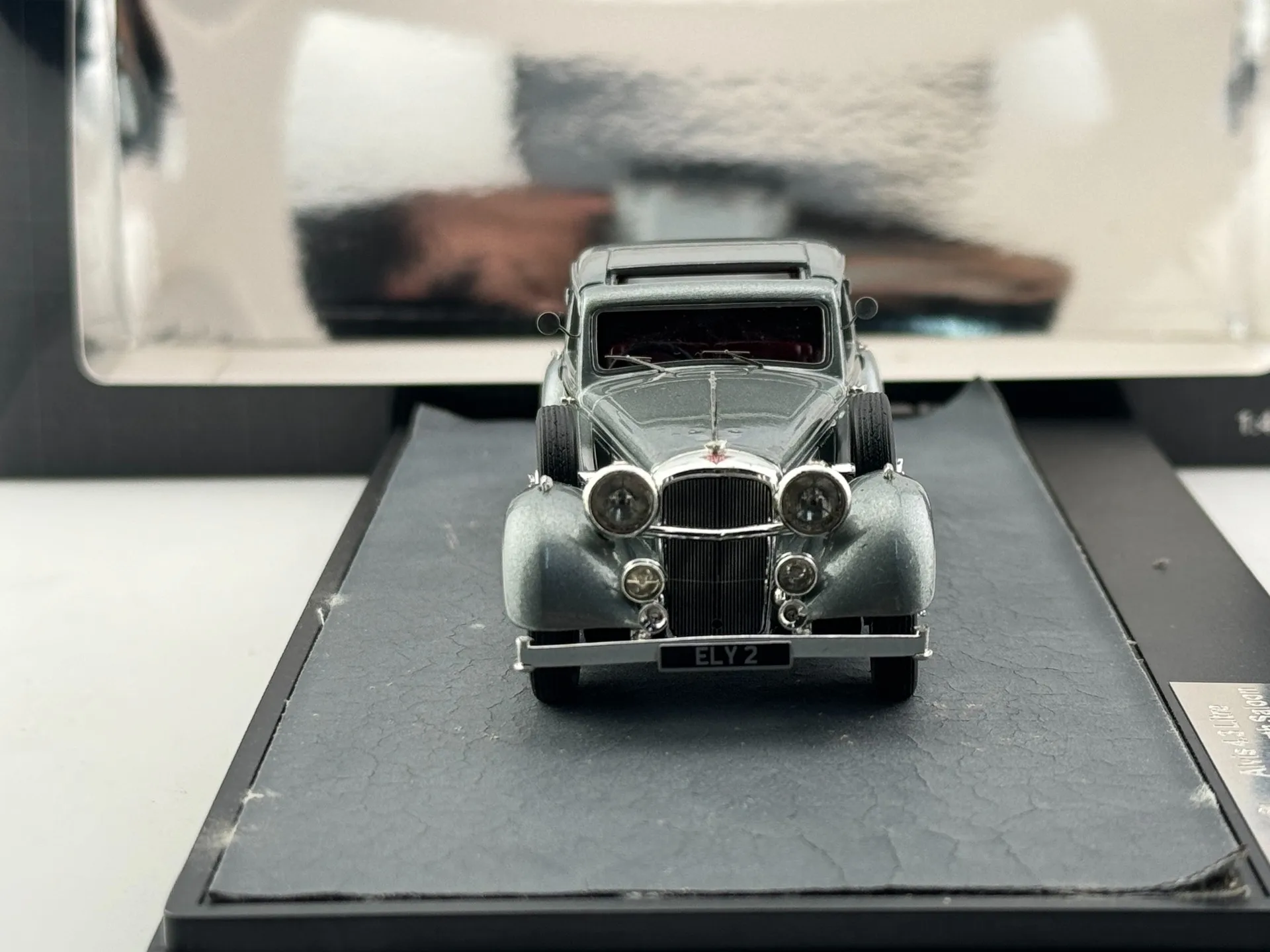 Matrice moulée sous pression, échelle 1/43, Aivis, 4.3 litres, berline Charlesworth, modèle de voiture en résine, jouet à collectionner, cadeau, affichage Souvenir, ornement