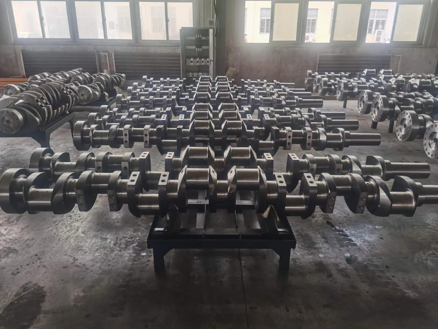 Forged Steel material Engine crankshaft D8K Excavator crankshaft