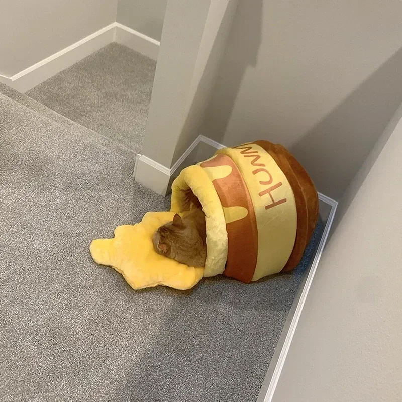 Cat Bed Winter Warm Honey Jar Shape Enclosed Cat Nest Soft Plush Cushion Security Sleeping Bag for Indoor Cats Kittens Pet