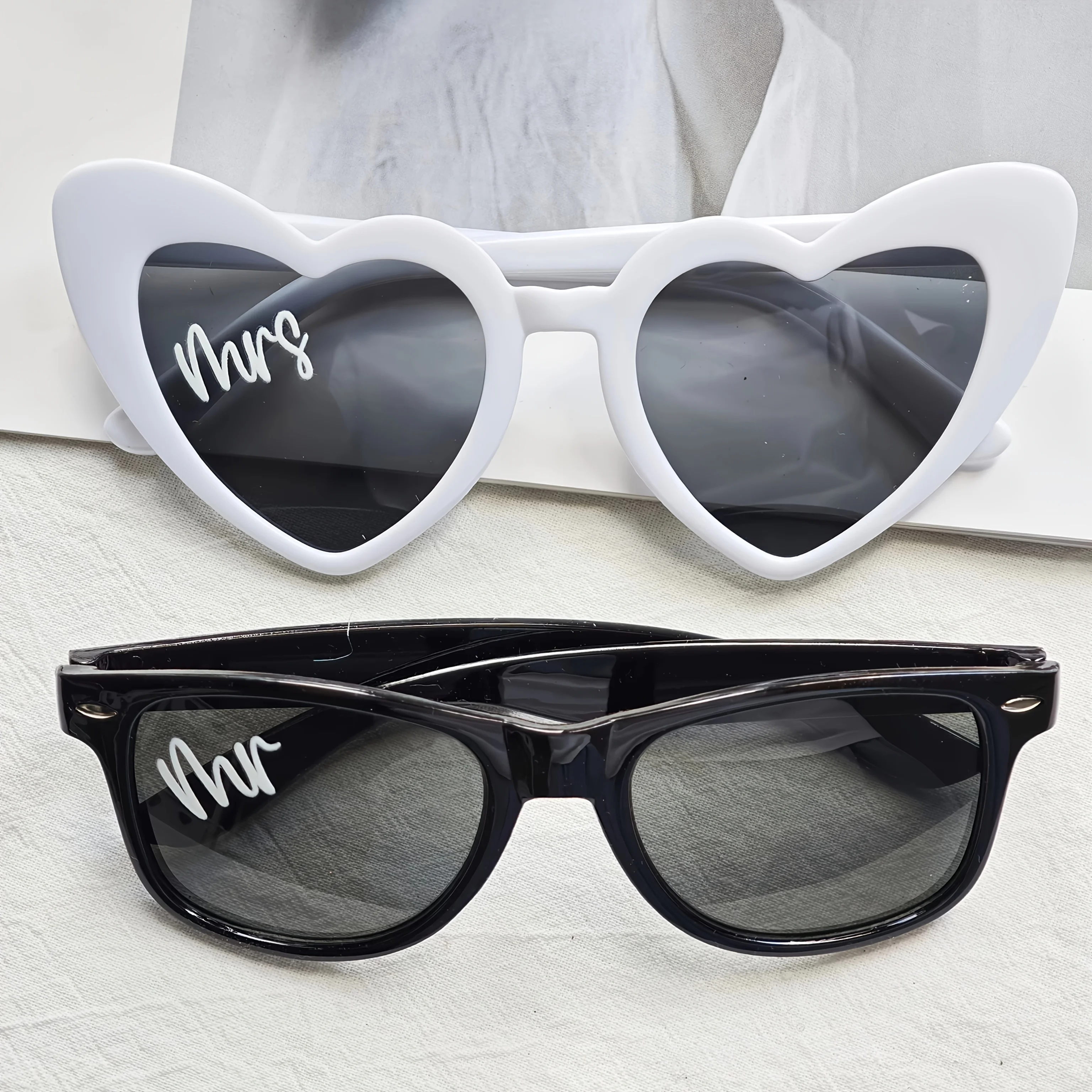 2pcs MR Mrs. white black glasses set, bridal and groom wedding decoration, bachelor party photo props, party atmosphere decor