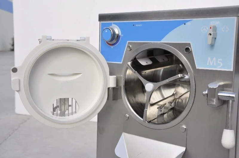 Nueva máquina comercial de helado duro, máquina para hacer helados, congelador con un gran sabor, dos velocidades