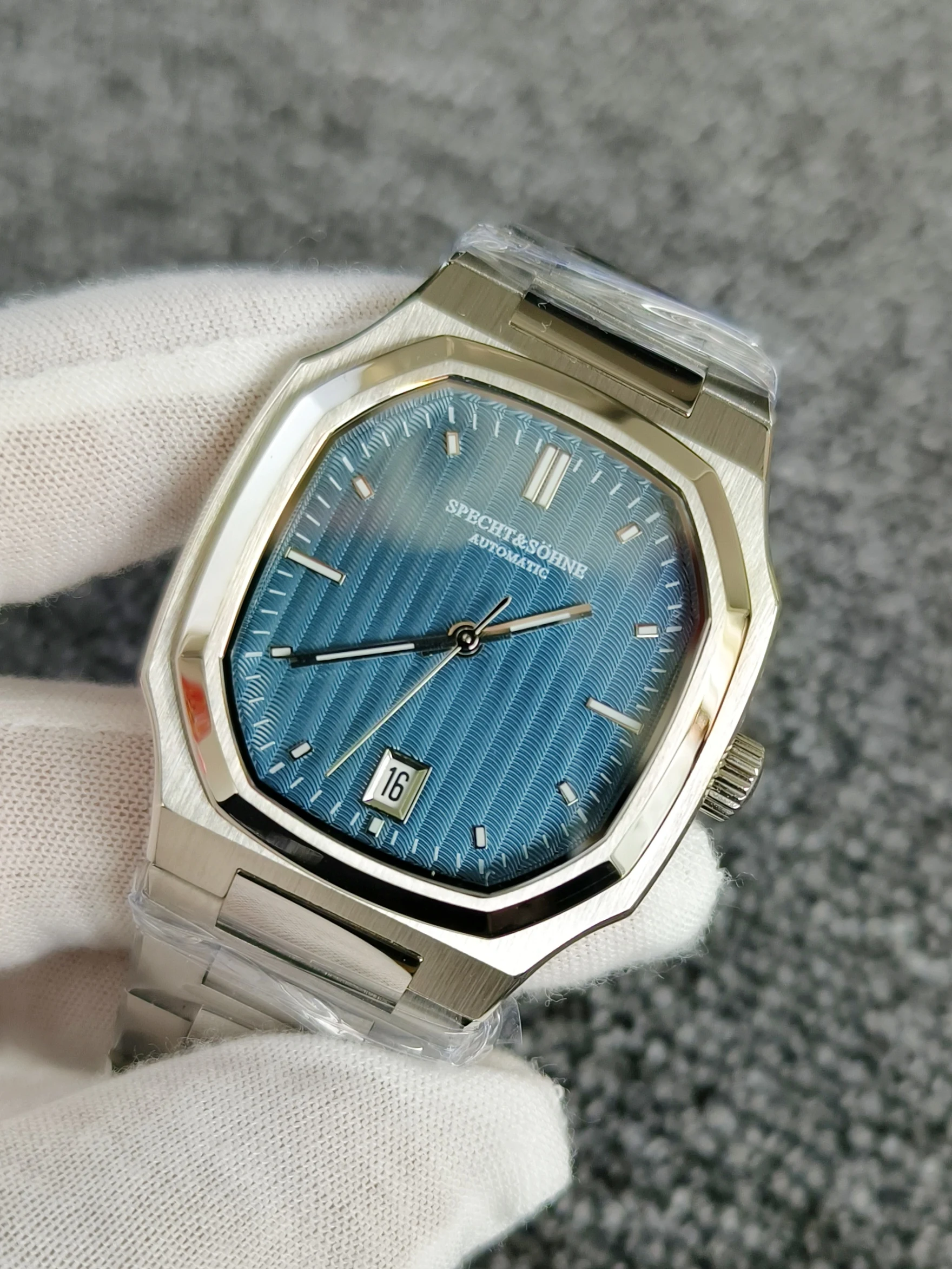 

Specht&Sohne Luxury Fashion Exquisite Men's Watch Japan NH35 Automatic Mechanical Movement 50M Waterproof Luminous Oval Watch